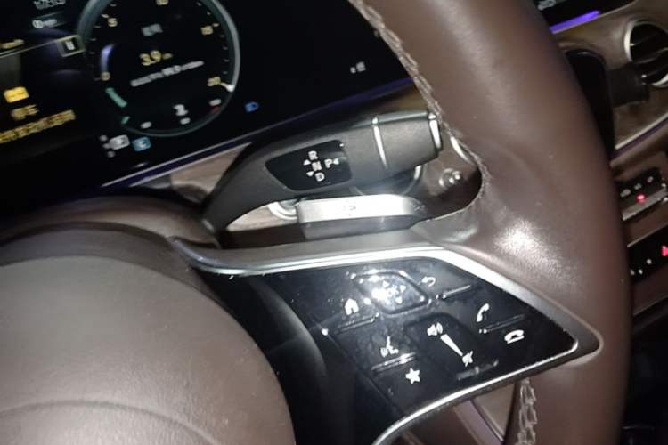 Used Mercedes-Benz E-Class 2021 Restyled E 300 L Luxury Edition Gear Lever