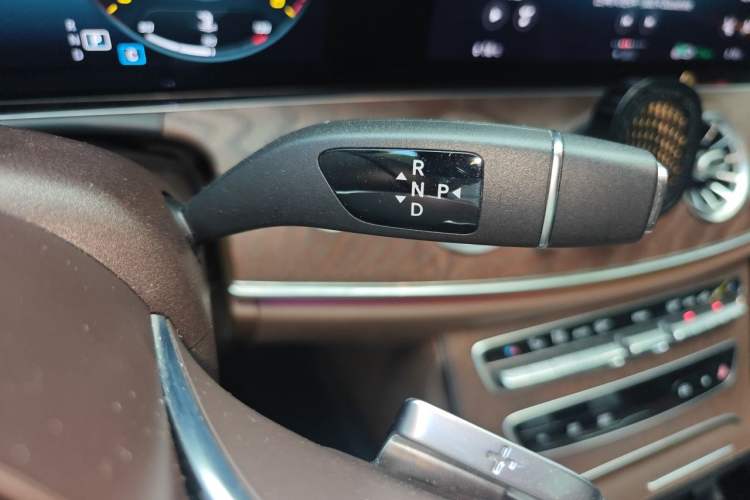 Used Mercedes-Benz E-Class 2021 Restyled E 300 L Luxury Edition Gear Lever