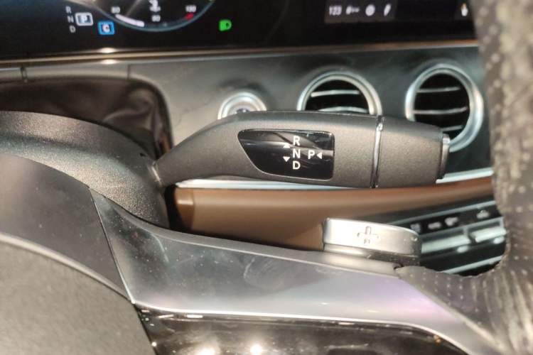 Used Mercedes-Benz E-Class 2021 Updated E 260 Fashion Sport Edition Gear Lever