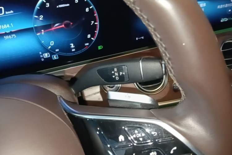 Used Mercedes-Benz E-Class 2021 Restyled E 300 L Luxury Edition Gear Lever