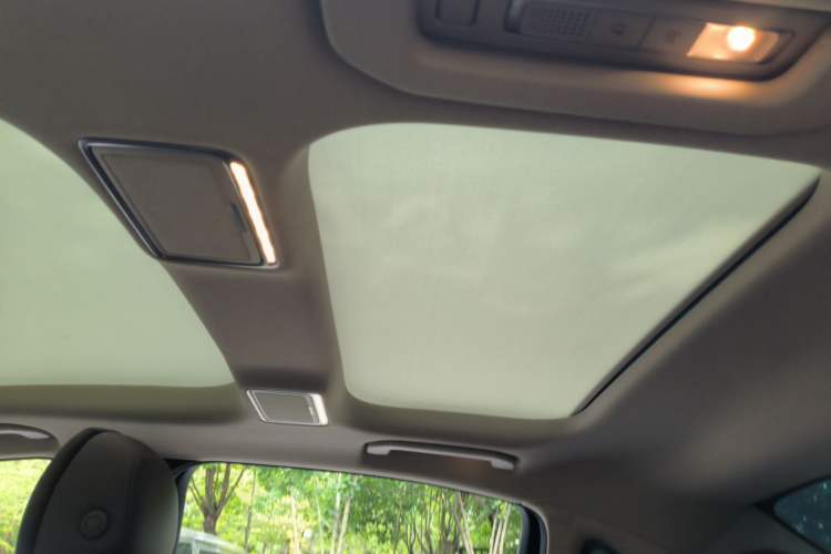 Used Mercedes-Benz E-Class 2021 Facelift E 300 L Stylish Edition Headliner