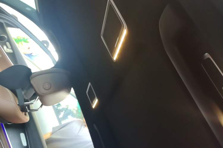 Used Mercedes-Benz E-Class 2021 Restyled E 300 L Sporty and Stylish Edition Headliner