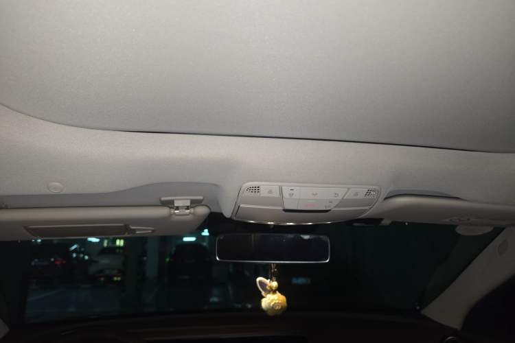 Used Mercedes-Benz E-Class 2021 Facelifted E 300 L Prestige Edition Headliner