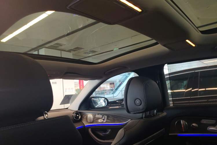 Used Mercedes-Benz E-Class 2021 Restyled E 300 L Luxury Edition Headliner