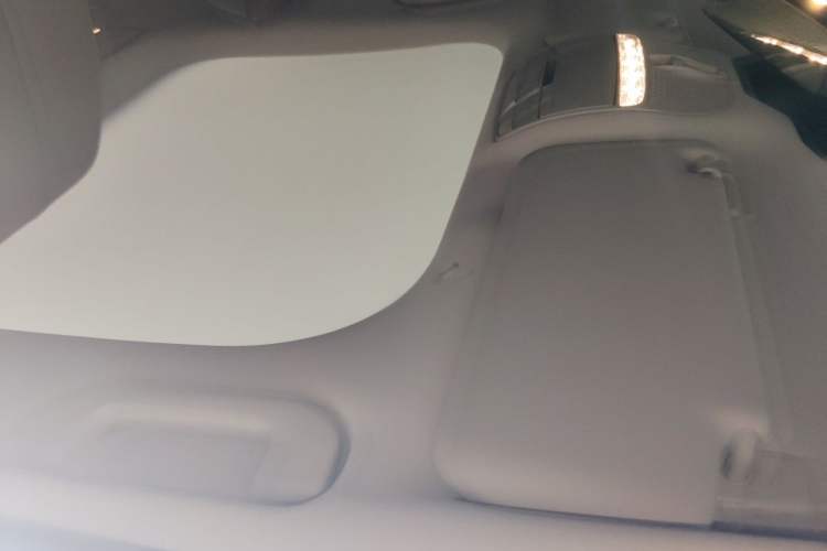 Used Mercedes-Benz E-Class 2021 Facelifted E 300 L Prestige Edition Headliner