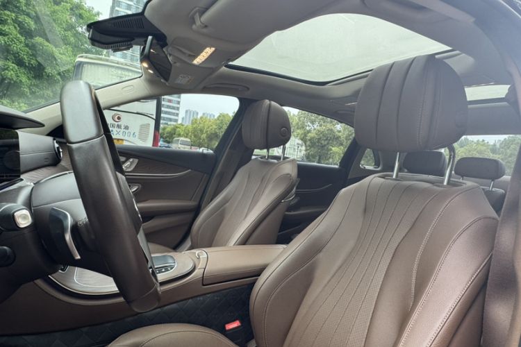Used Mercedes-Benz E-Class 2021 Restyled E 300 L Luxury Edition Headliner
