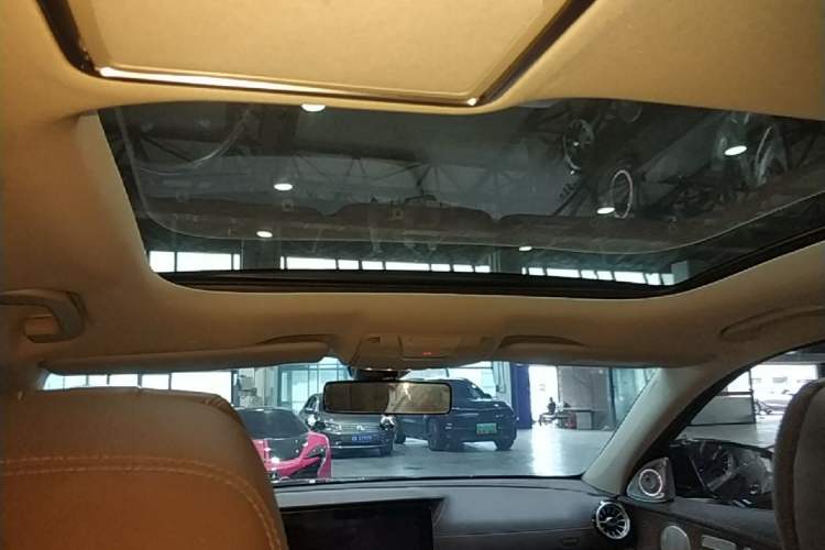 Used Mercedes-Benz E-Class 2021 Facelift E 260 L Headliner