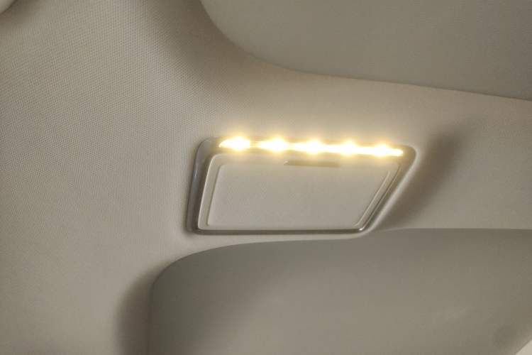 Used Mercedes-Benz E-Class 2021 E 300 L Premium Edition Headliner