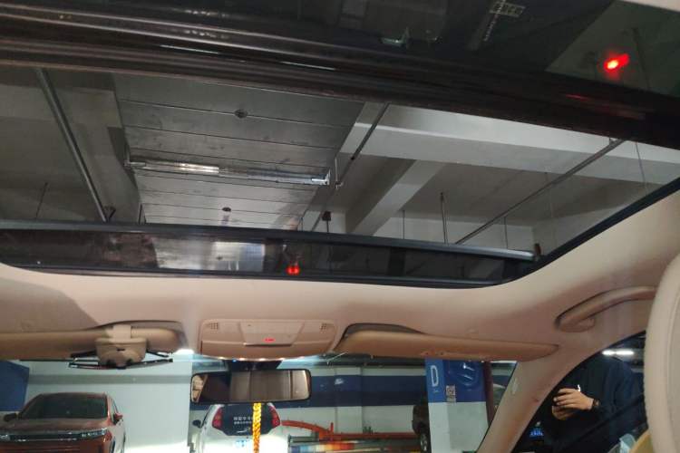 Used Mercedes-Benz E-Class 2021 Facelift E 300 L Stylish Edition Headliner