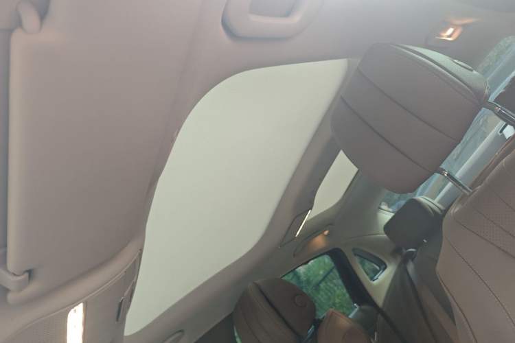 Used Mercedes-Benz E-Class 2021 Restyled E 300 L Luxury Edition Headliner