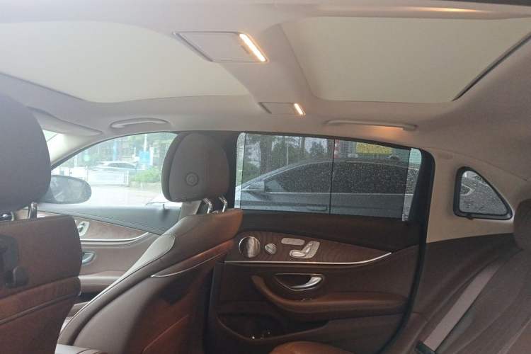 Used Mercedes-Benz E-Class 2021 Restyled E 300 L Luxury Edition Headliner