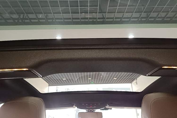 Used Mercedes-Benz E-Class 2021 E 260 L Sport Edition Headliner