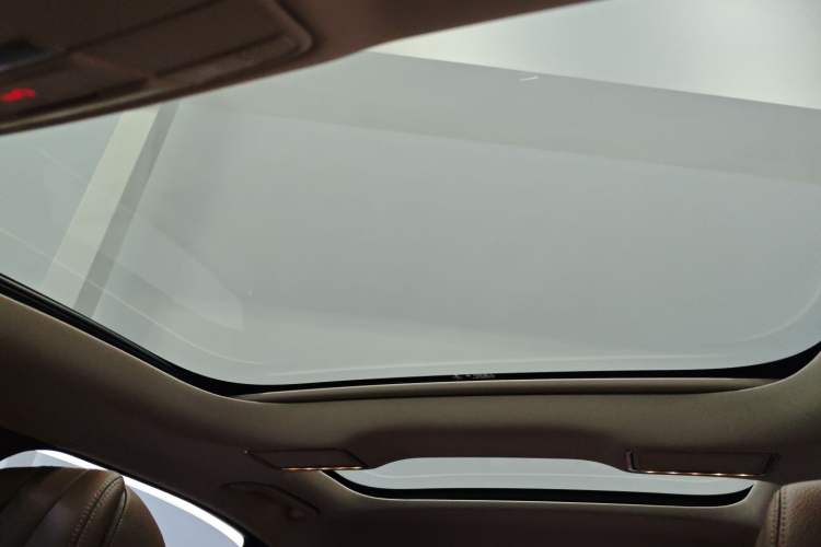 Used Mercedes-Benz E-Class 2021 Facelift E 300 L Stylish Edition Headliner