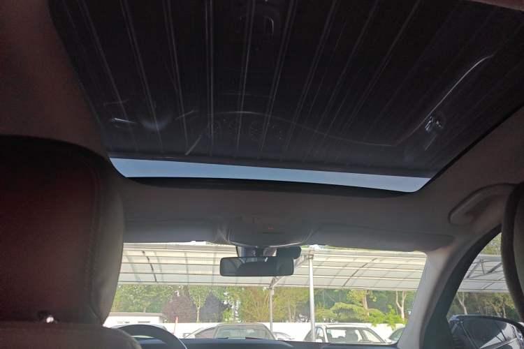 Used Mercedes-Benz E-Class 2021 Restyled E 300 L Luxury Edition Headliner