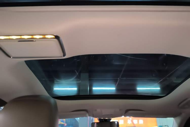 Used Mercedes-Benz E-Class 2021 Facelift E 260 L Headliner