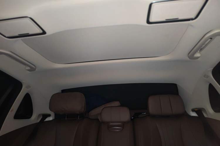 Used Mercedes-Benz E-Class 2021 Facelift E 300 L Stylish Edition Headliner