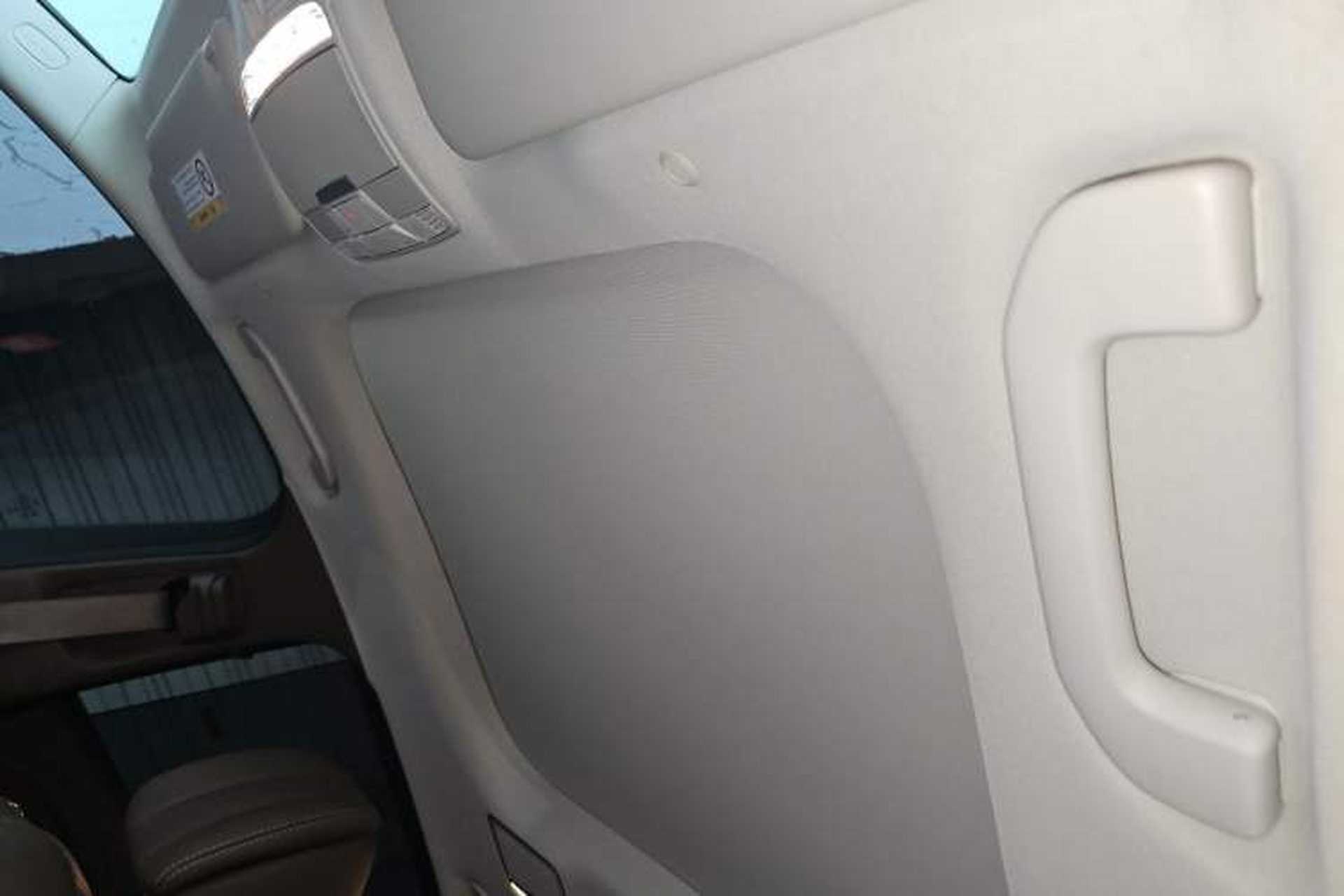 Used Mercedes-Benz E-Class 2021 E 300 L Premium Edition Headliner