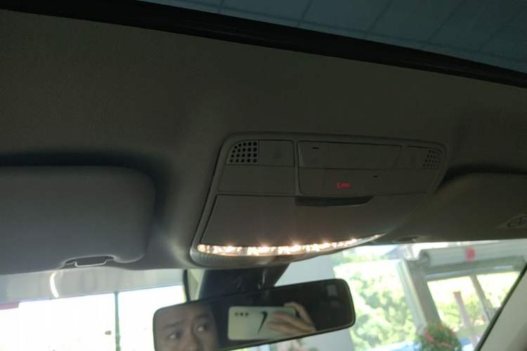 Used Mercedes-Benz E-Class 2021 Restyled E 300 L Luxury Edition Headliner