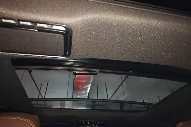 Used Mercedes-Benz E-Class 2021 Restyled E 300 L Sport Luxury Edition Headliner