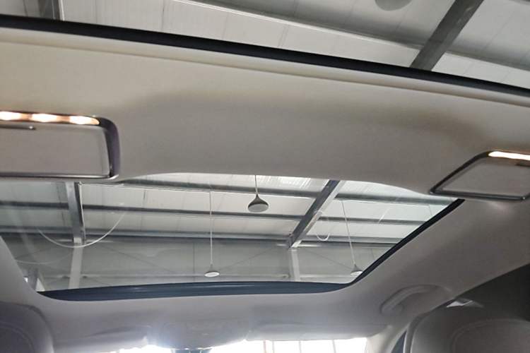 Used Mercedes-Benz E-Class 2021 Facelift E 300 L Stylish Edition Headliner