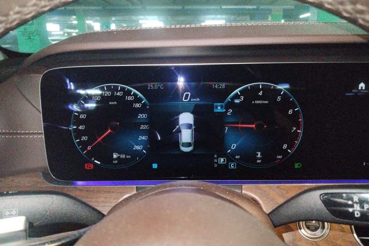 Used Mercedes-Benz E-Class 2021 Restyled E 300 L Luxury Edition Instrument Cluster