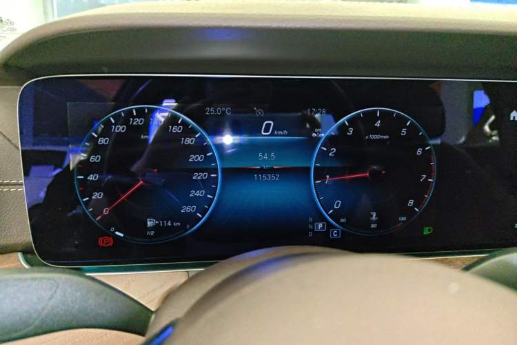 Used Mercedes-Benz E-Class 2021 Restyled E 300 L Luxury Edition Instrument Cluster