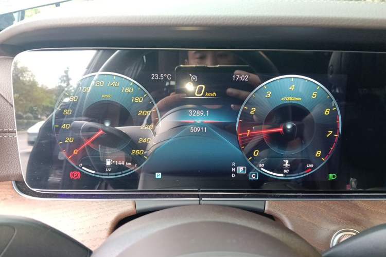 Used Mercedes-Benz E-Class 2021 Restyled E 300 L Luxury Edition Instrument Cluster