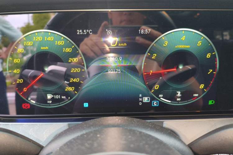 Used Mercedes-Benz E-Class 2021 Restyled E 300 L Luxury Edition Instrument Cluster