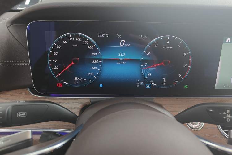 Used Mercedes-Benz E-Class 2021 Restyled E 300 L Luxury Edition Instrument Cluster