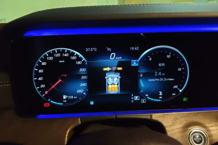 Used Mercedes-Benz E-Class 2021 E 300 L Premium Edition Instrument Cluster