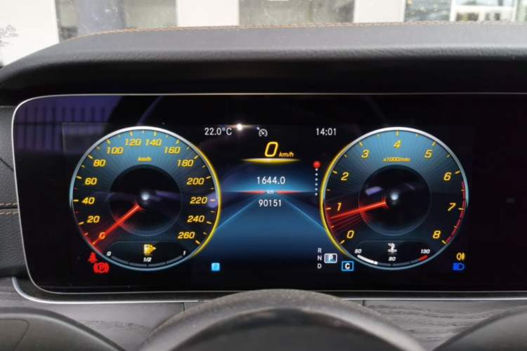 Used Mercedes-Benz E-Class 2021 E 300 L Sport Luxury Edition Instrument Cluster