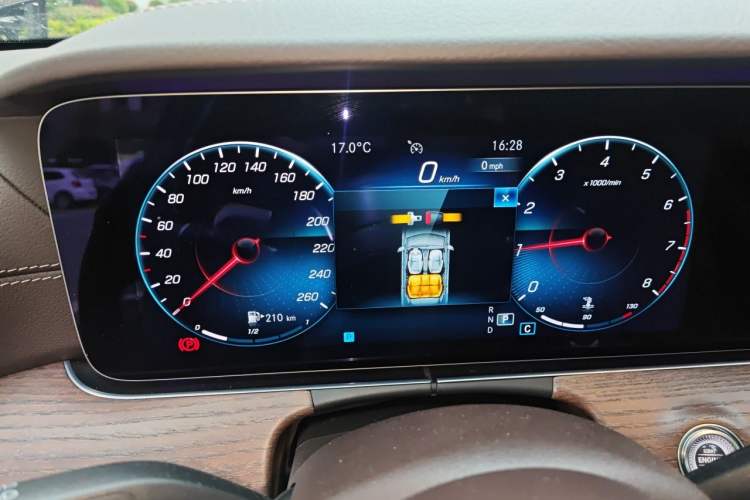 Used Mercedes-Benz E-Class 2021 E 300 L Stylish Model Instrument Cluster