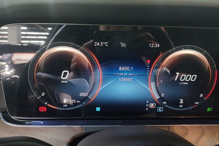 Used Mercedes-Benz E-Class 2021 Restyled E 300 L Luxury Edition Instrument Cluster