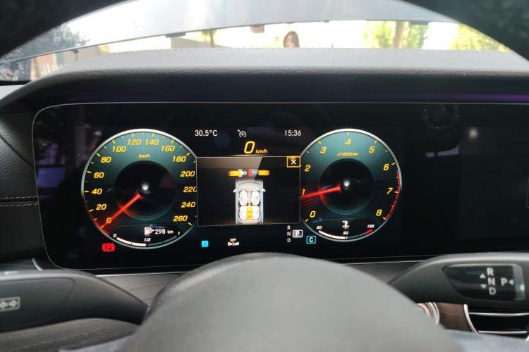 Used Mercedes-Benz E-Class 2021 E 300 L Stylish Model Instrument Cluster