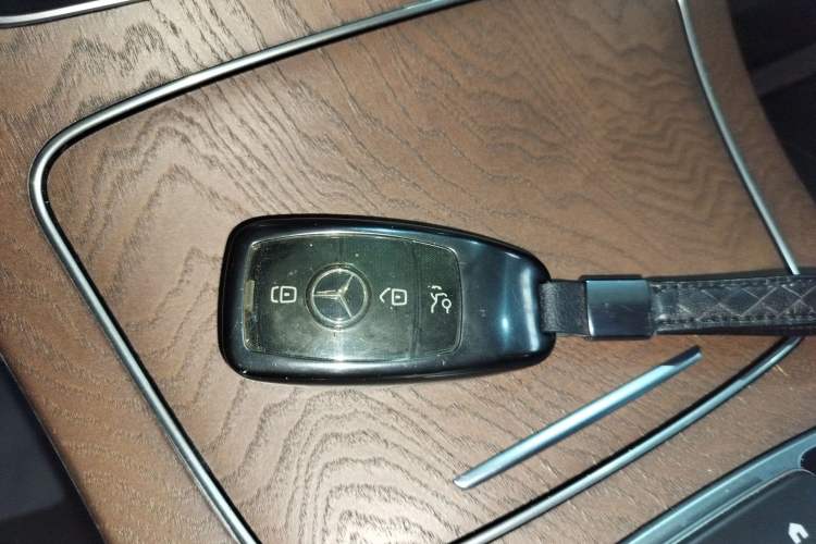 Used Mercedes-Benz E-Class 2021 Restyled E 300 L Luxury Edition Interior 1