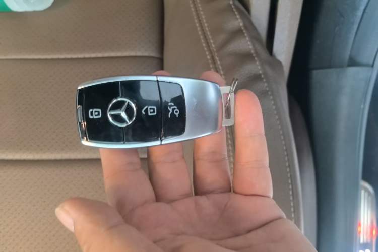 Used Mercedes-Benz E-Class 2021 E 300 L Sporty and Stylish Model Interior 1