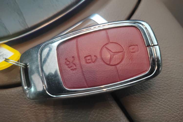 Used Mercedes-Benz E-Class 2021 E 300 L Sporty and Stylish Model Interior 1