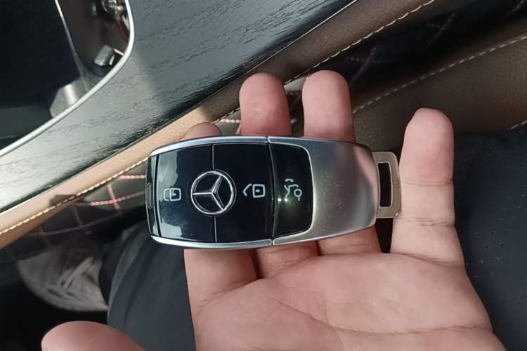 Used Mercedes-Benz E-Class 2021 Restyled E 300 L Sport Luxury Edition Interior 1