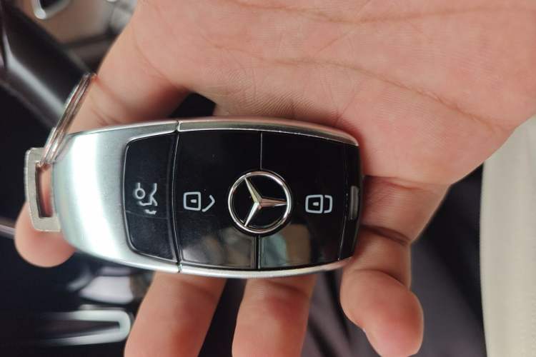 Used Mercedes-Benz E-Class 2021 E 300 L Premium Edition Interior 1
