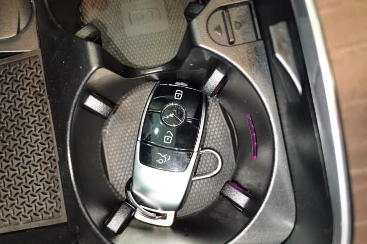 Used Mercedes-Benz E-Class 2021 Restyled E 300 L Luxury Edition Interior 1