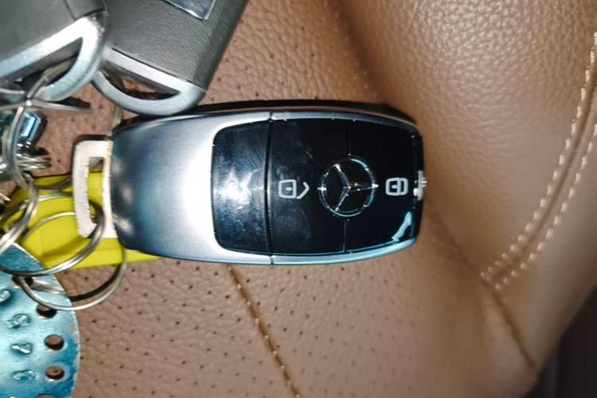 Used Mercedes-Benz E-Class 2021 Restyled E 300 L Luxury Edition Interior 1