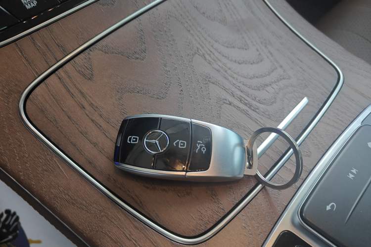 Used Mercedes-Benz E-Class 2021 Restyled E 300 L Luxury Edition Interior 1