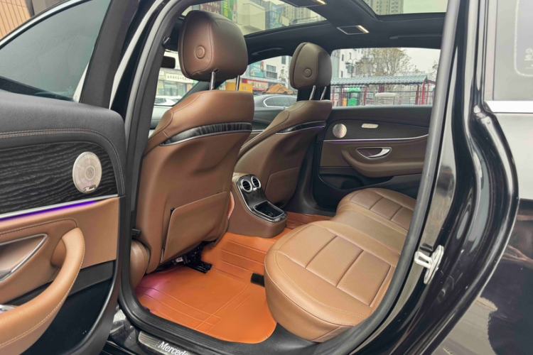 Used Mercedes-Benz E-Class 2021 E 300 L Sporty and Stylish Model Interior 1