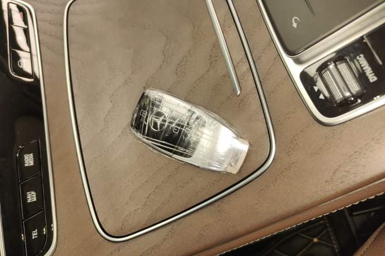 Used Mercedes-Benz E-Class 2021 E 300 L Stylish Model Interior 1