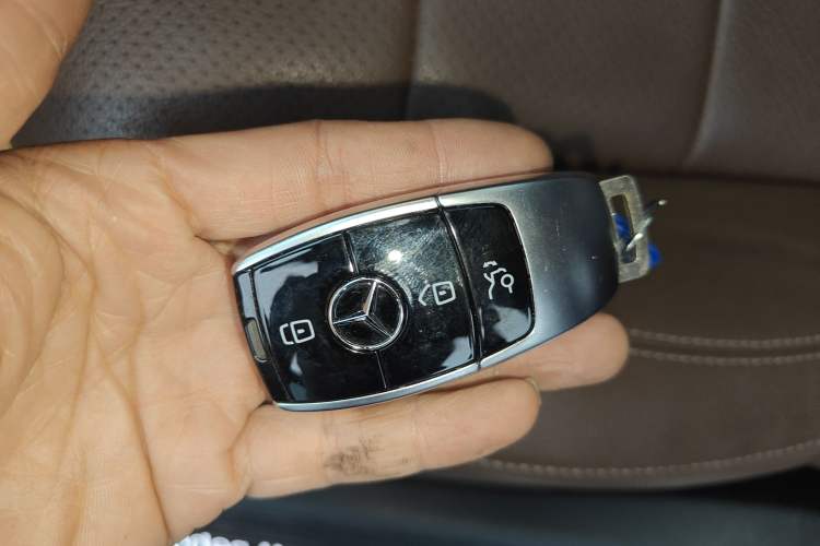 Used Mercedes-Benz E-Class 2021 E 300 L Sporty and Stylish Model Interior 1