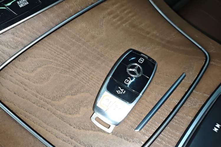 Used Mercedes-Benz E-Class 2021 Facelift E 300 L Stylish Edition Interior 1