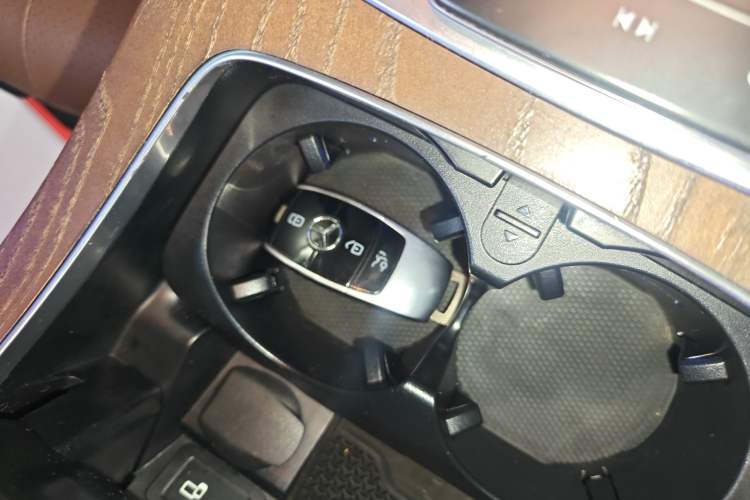 Used Mercedes-Benz E-Class 2021 E 260 L Interior 1