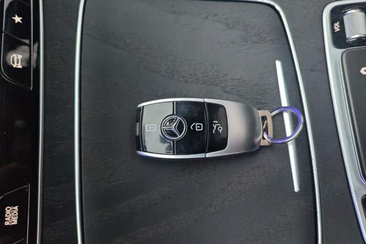 Used Mercedes-Benz E-Class 2021 Facelift E 260 L Sport Edition Interior 1