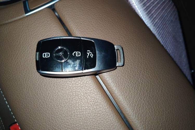 Used Mercedes-Benz E-Class 2021 Facelift E 300 L Stylish Edition Interior 1