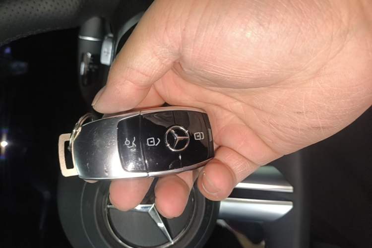 Used Mercedes-Benz E-Class 2021 E 300 L Sporty and Stylish Model Interior 1
